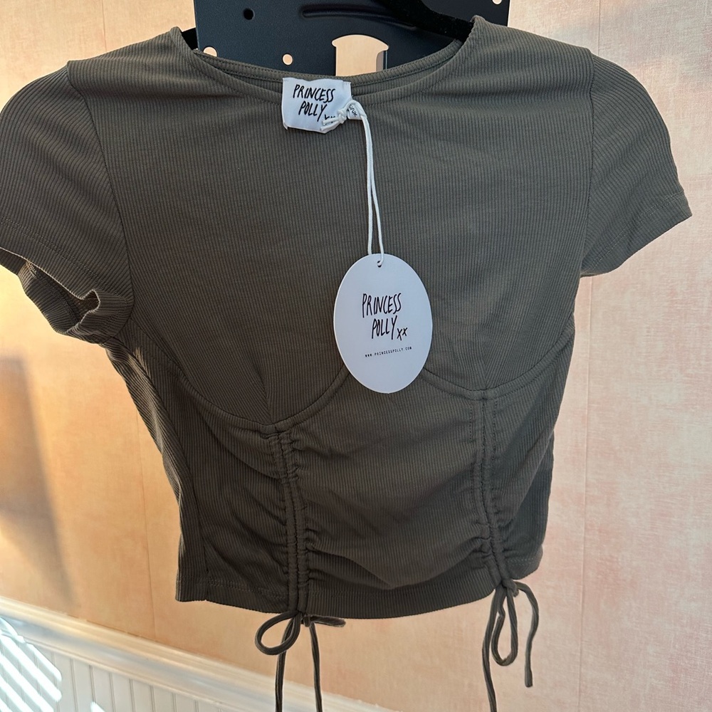 Khaki green ribbed top short sleeve NWT US4